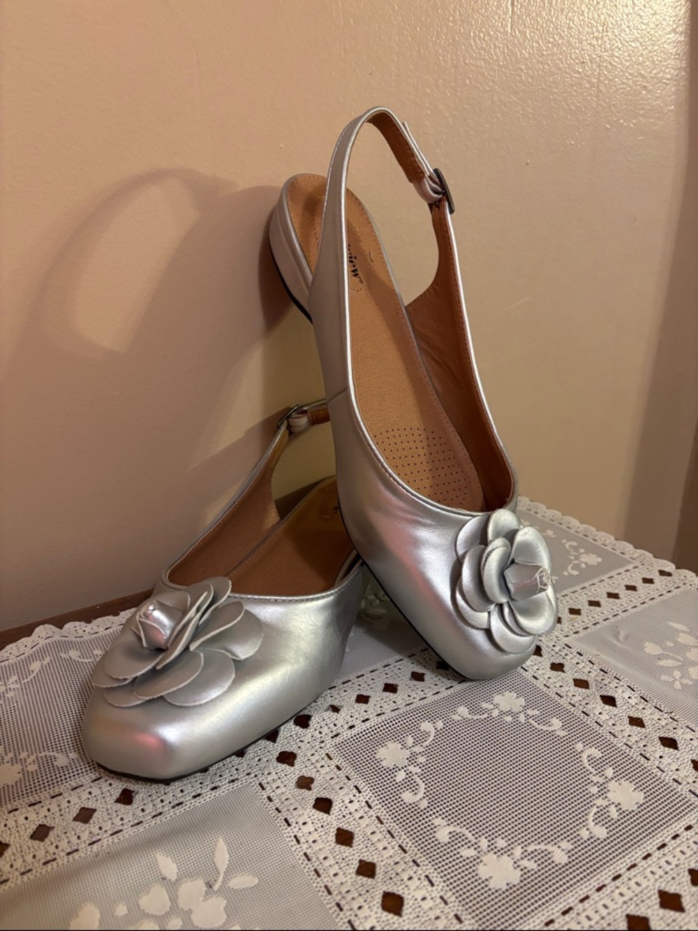 comfortview Silver Floral Slingback Flats